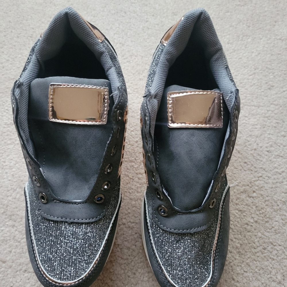 Platform Women's Gray and Gold Sneakers No Brand - Size 35 (US 5) - Picture 4 of 6